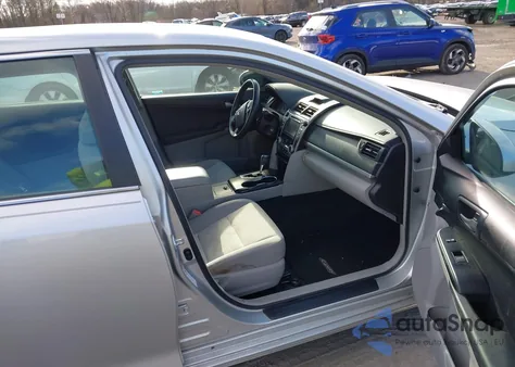 2012 Toyota Camry Le z USA, uszkodzony, nr VIN 4T1BF1FK0CU075179